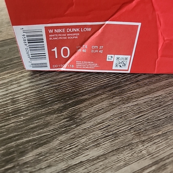 Nike Women's Sneakers in Rose Whisper and White - Picture 6 of 6